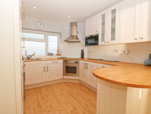 Fridge, dishwasher, electric kettle, toaster