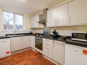 Rentaplats i utensilis de cuina, vaixella i coberteria