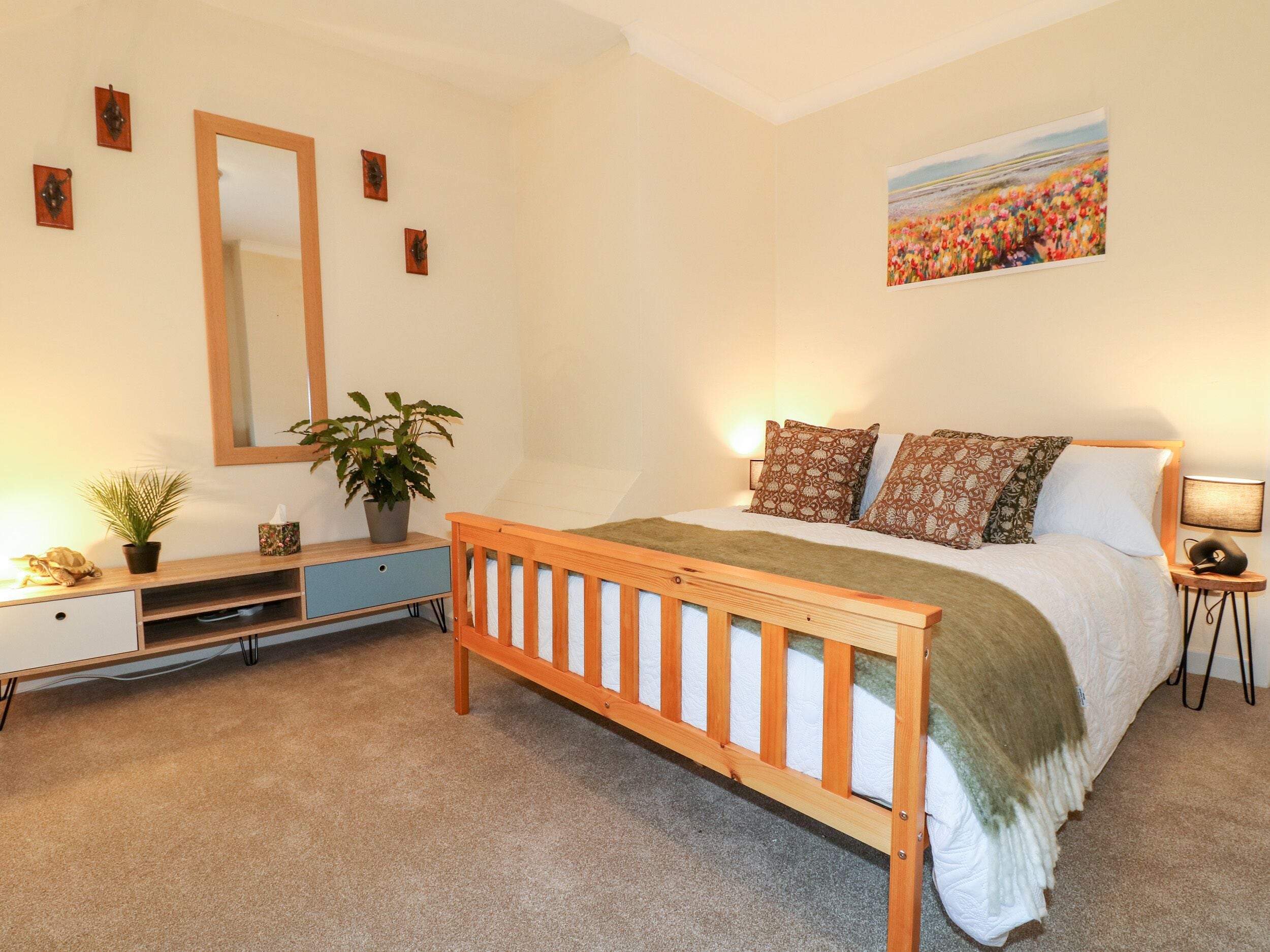 2 bedrooms, individually decorated, individually furnished, free WiFi