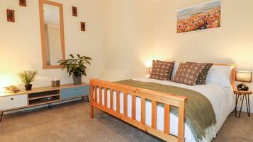 2 bedrooms, individually decorated, individually furnished, free WiFi