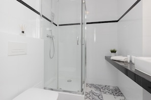 Apartment, 1 Bedroom, Balcony | Bathroom