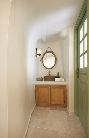Design-Studiosuite, 1 Schlafzimmer | Badezimmer | Dusche, Hydromassagedusche, Haartrockner, Hausschuhe