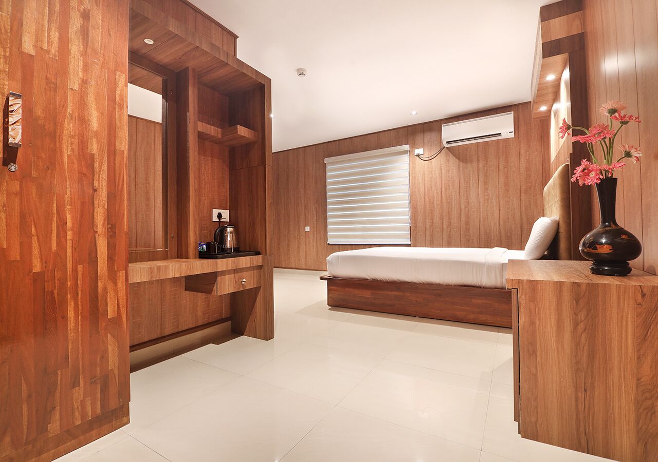 Executive Single Room | Iron/ironing board, free WiFi, bed sheets