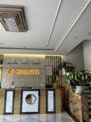 Deluxe Room | Minibar, desk, laptop workspace, blackout drapes - An Hotel Ha Long (Ha Long)