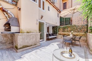 Outdoor dining - BDC - The Secret Garden in Trevi (Roma)