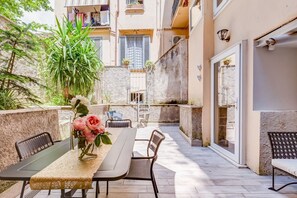 Outdoor dining - BDC - The Secret Garden in Trevi (Roma)