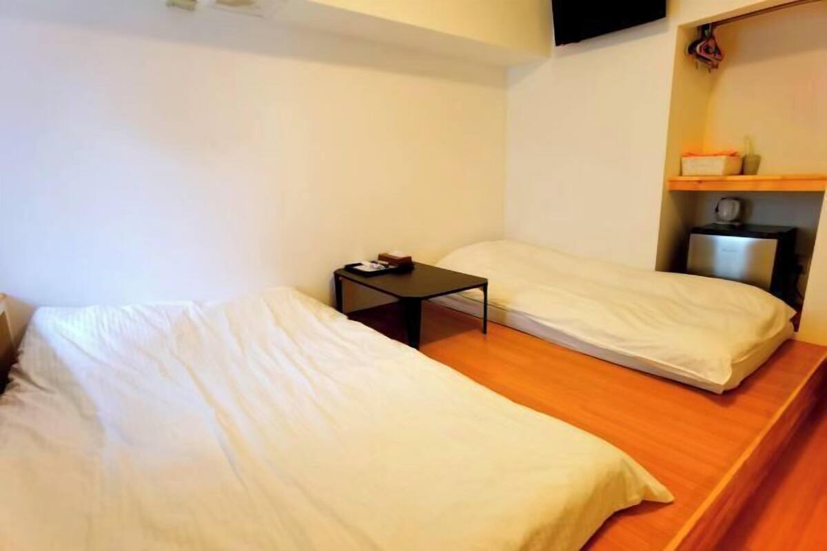 Desk, iron/ironing board, WiFi (free), individually decorated