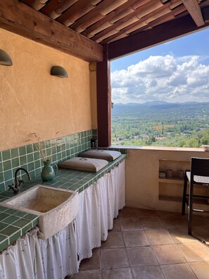 Property grounds - Magnifique Duplex Climatisé Avec vue et Terrasse Tropezienne au Cœur du Village (Tourrettes)