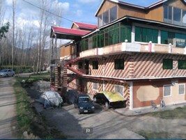 Fachada da propriedade
