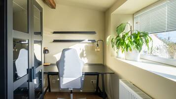 Glæsilegt hús | 6 svefnherbergi, skrifborð, ókeypis þráðlaus nettenging