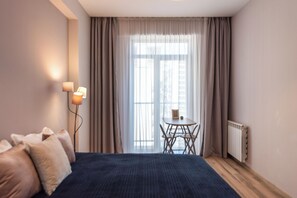 3 bedrooms, iron/ironing board, WiFi, bed sheets - GG Home - spacious 3-bedroom apartment for family in Saburtalo (T'bilisi)