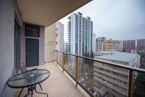 Property grounds - GG Home - spacious 3-bedroom apartment for family in Saburtalo (T'bilisi)