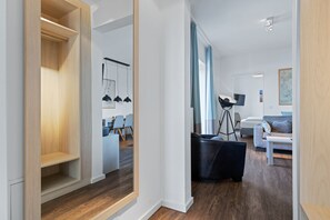 Fernseher, Stereoanlage