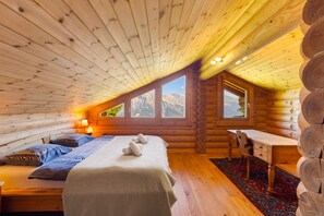 3 bedrooms, desk, free WiFi, bed sheets