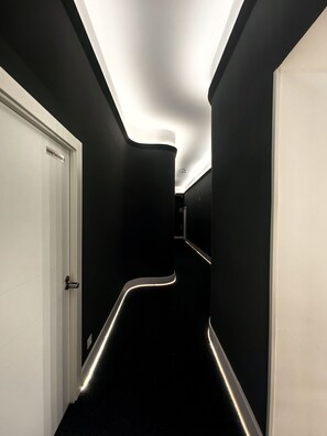 Premium bedding, down comforters, individually decorated - Hostel Siesta & Go (Madrid)