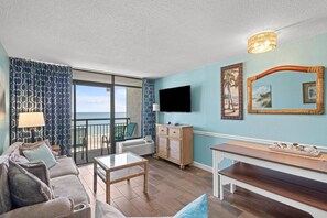 TV - Magnificent Oceanfront Ste: Includes Breakfast (Myrtle Beach)