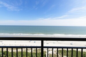 On the beach - Awe Inspiring Oceanfront Suite w/Breakfast 8th Flr (Myrtle Beach)