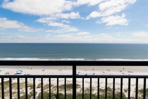 On the beach - Astonishing Oceanfront Ste, 9th Flr, Breakfast (Myrtle Beach)