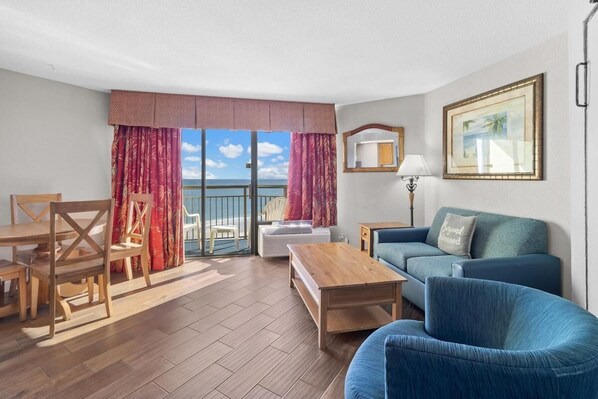 TV - Inspiring Ocean View King Ste: Breakfast Included (Myrtle Beach)