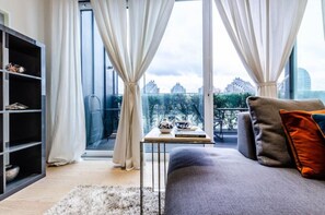 TV, stereo - Beautiful riverside apartment (London)