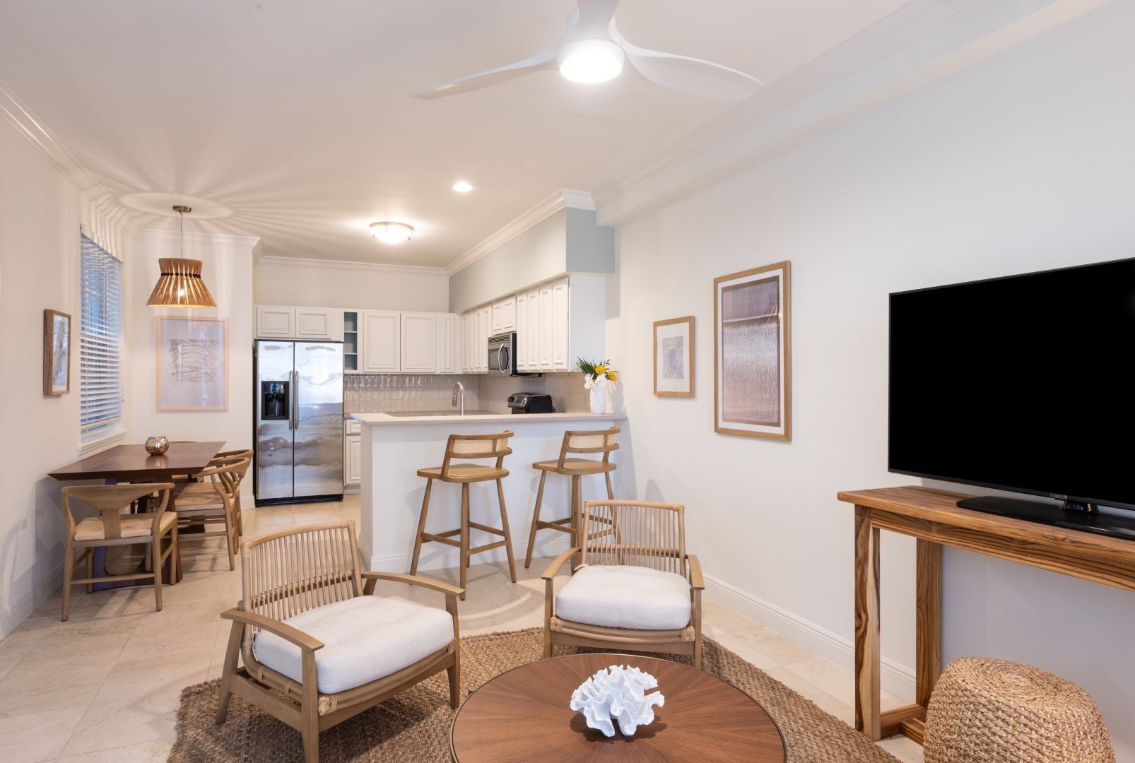 Waterfront Escape: Bayfront Accommodation w/ Kitchen, Onsite Pool, Parking!