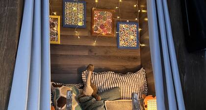 Scenic views on 20 acres! The Family Cabin awaits. Sleeps 10