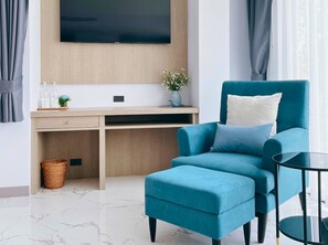 Connecting Room