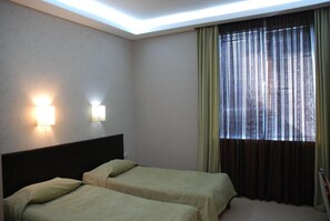 3 Schlafzimmer, Schreibtisch, WLAN, Bettwäsche