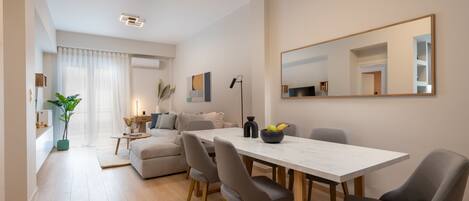Deluxe Apartment | Living area