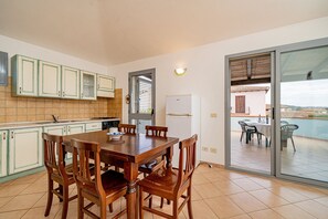 24-英寸纯平电视(配备有线频道)