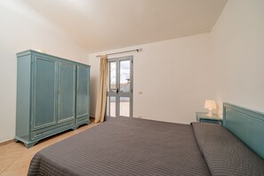 2 多间卧室、婴儿床