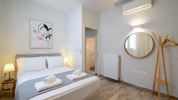 1 bedroom, desk, travel cot, free WiFi