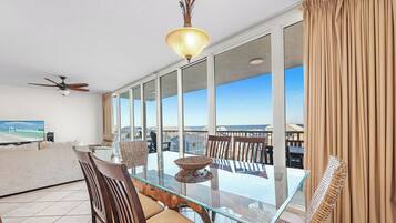 Signature Apartment, 3 Bedrooms, Balcony, Beach View | In-room dining