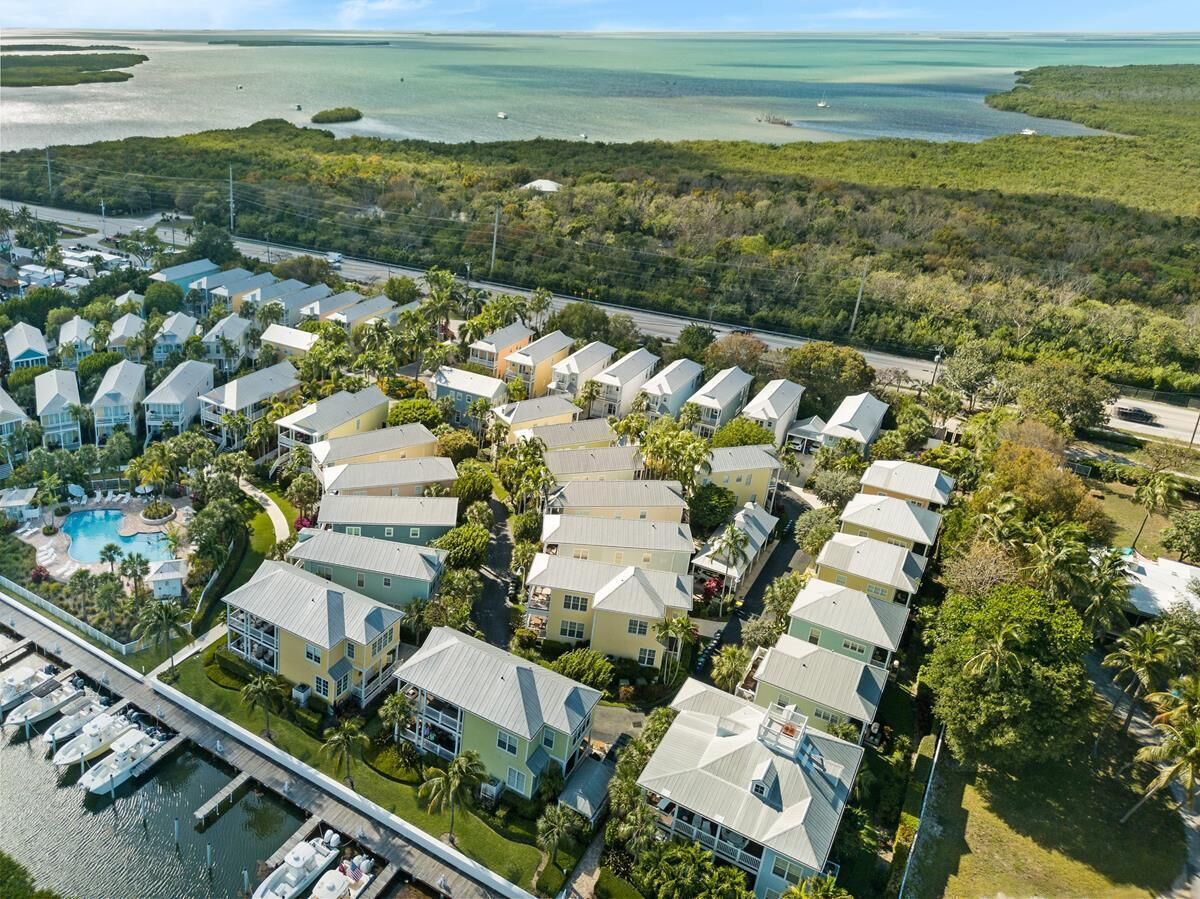 2BR/2.5BA Angler's Reef Cottage 116 With Private Beach and Pool Access