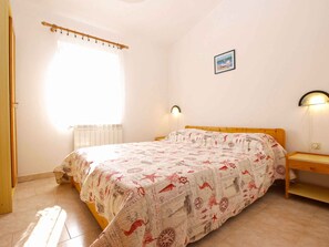 1 bedroom, WiFi - Holiday apartment with terrace and barbecue (Banjole)