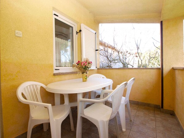 屋外ダイニングエリア