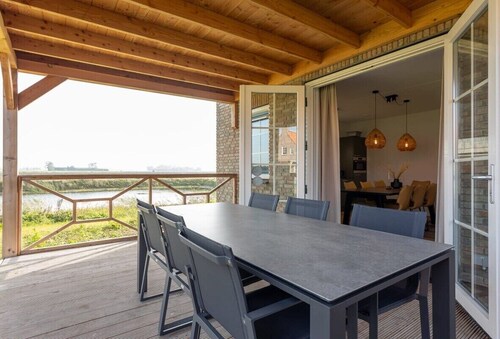 Corner house with polder views on Resort Knuitershoek | Knuitershoek 64