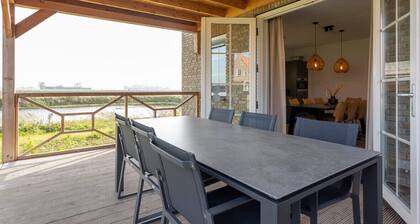 Corner house with polder views on Resort Knuitershoek | Knuitershoek 64