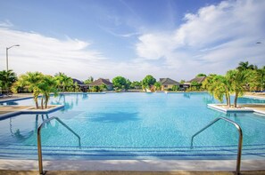 Outdoor pool - Mahoe Villa Richmond Estate (St. Ann's Bay)