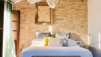 2 Schlafzimmer, Schreibtisch, BĂŒgeleisen/BĂŒgelbrett, kostenloses WLAN