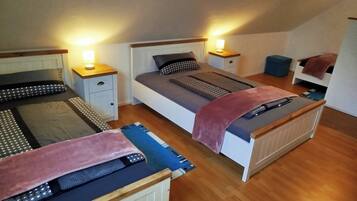 2 soveværelser, skrivebord, gratis Wi-Fi, sengetøj