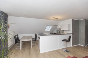 Frigorífic, forn, placa de cuina i rentaplats