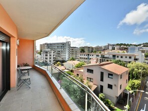 Property grounds - Cozy 1-Bedroom Apartment in Central Lloret de Mar, 250m from Beach, Sleeps 4 (Lloret de Mar)