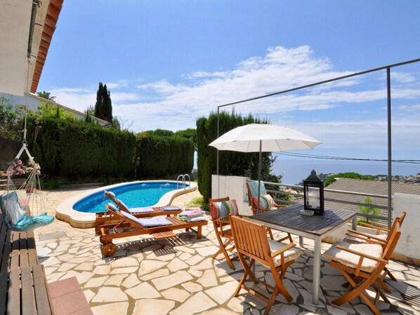 Outdoor dining - Villa Valentina, 1500 m de la playa, fabulosa vista al Mar (Lloret de Mar)