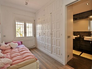 5 makuuhuonetta, ilmainen Wi-Fi