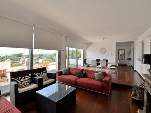 Fireplace - Villa Valentina, 1500 m de la playa, fabulosa vista al Mar (Lloret de Mar)