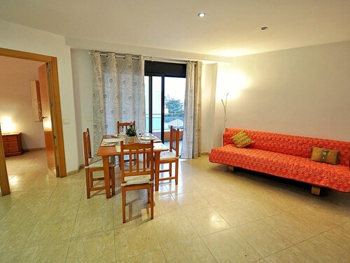 Central Apt: 250m from Beach, Terrace, WiFi