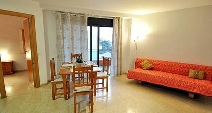 Central Apt: 250m from Beach, Terrace, WiFi