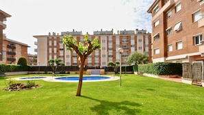 Unclassified image, 3 of 19, button - Cozy Apartment with Terrace, A/C, Wi-Fi, Pool, Near Beach (Lloret de Mar)