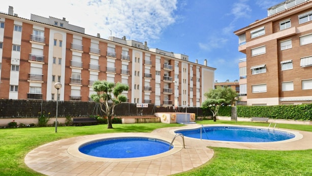 Unclassified image, 1 of 19, button - Cozy Apartment with Terrace, A/C, Wi-Fi, Pool, Near Beach (Lloret de Mar)